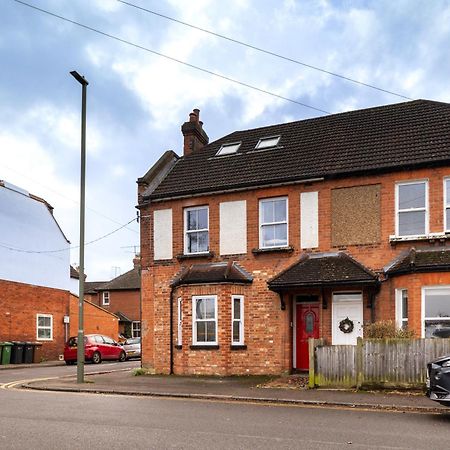Family Home In Central Guildford With Parking מראה חיצוני תמונה