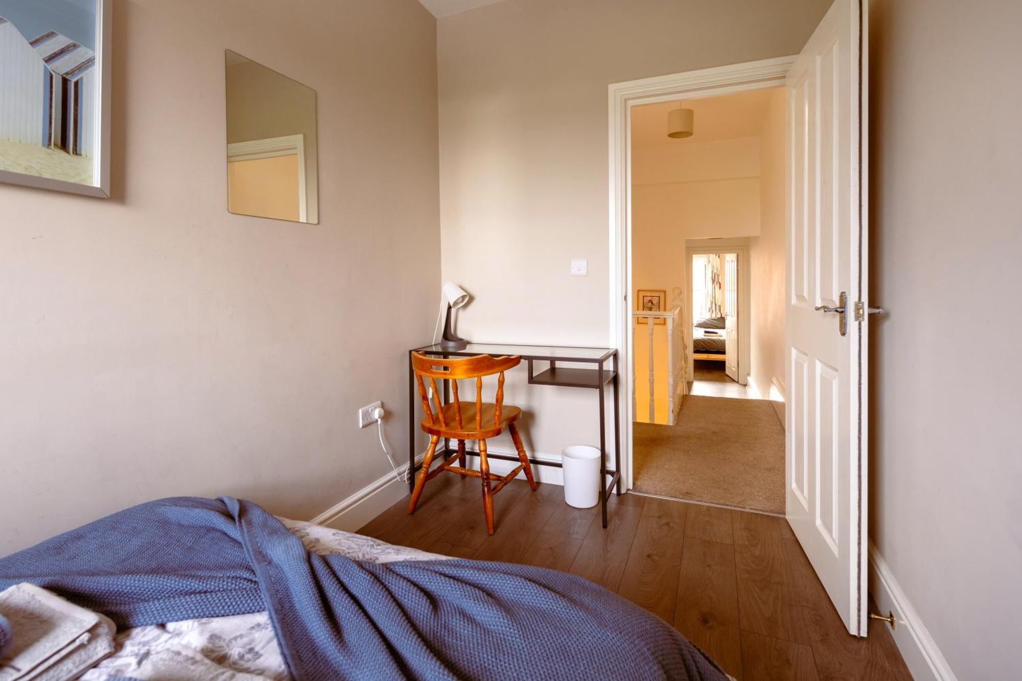 Family Home In Central Guildford With Parking מראה חיצוני תמונה