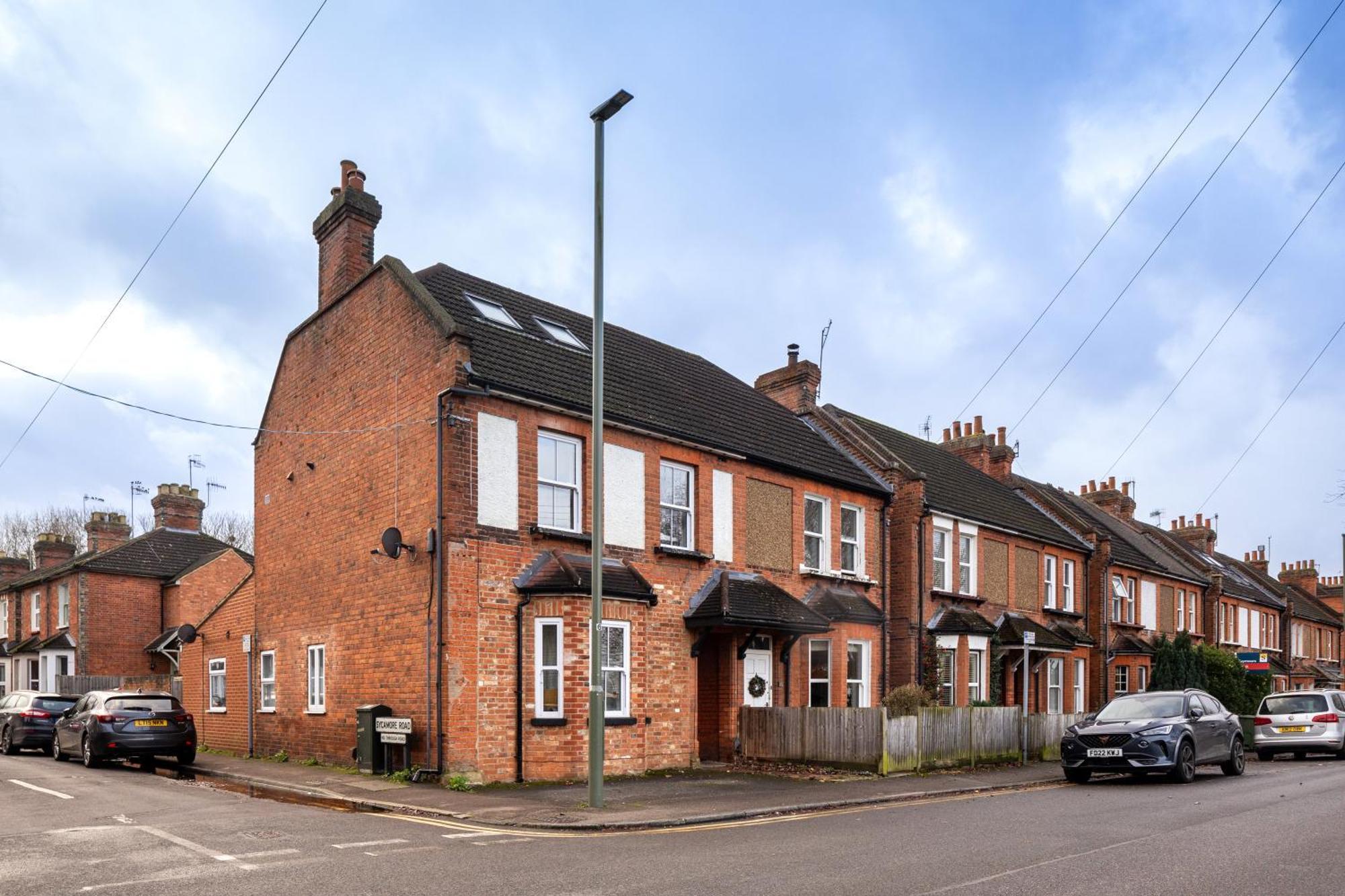 Family Home In Central Guildford With Parking מראה חיצוני תמונה