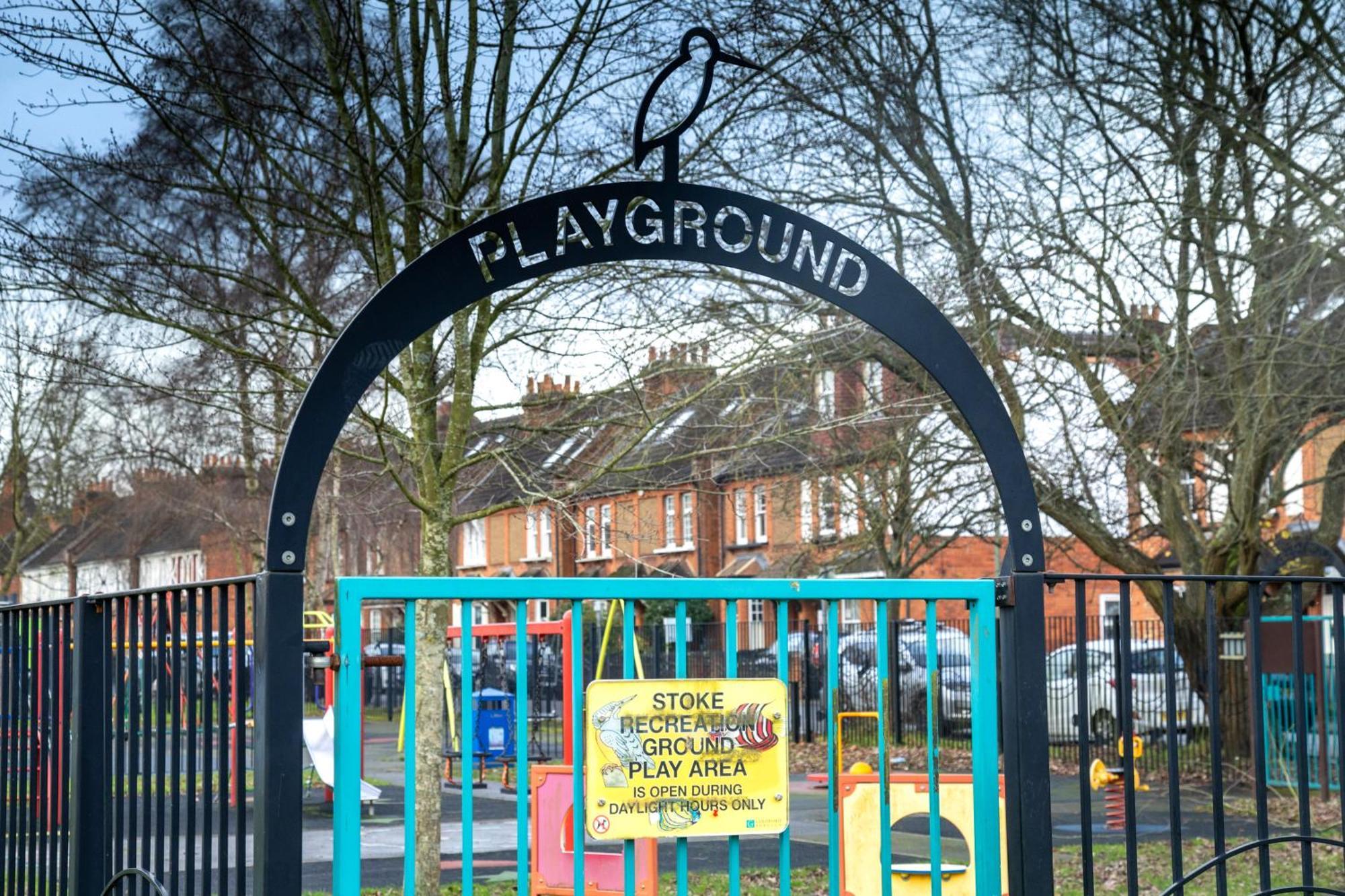 Family Home In Central Guildford With Parking מראה חיצוני תמונה